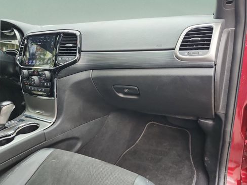 Used 2020 Jeep Grand Cherokee Altitude image 19