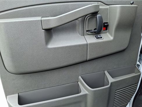 New 2025 Chevrolet Express 3500 w/ Driver Convenience Package image 5