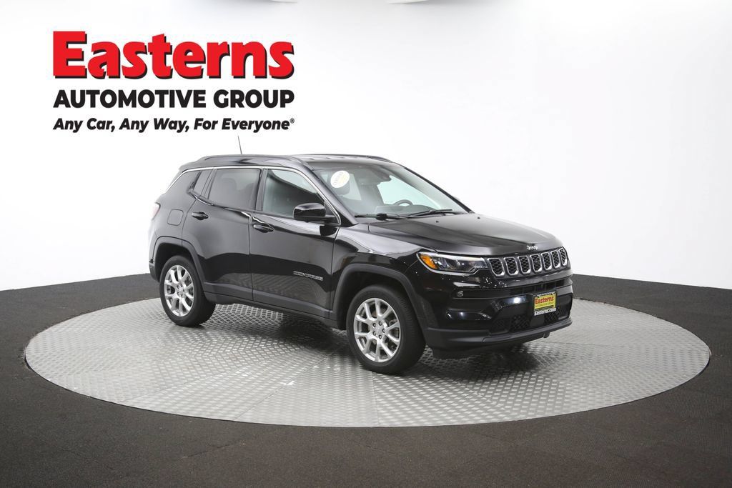 Used 2024 Jeep Compass Latitude AWD/4WD image 47