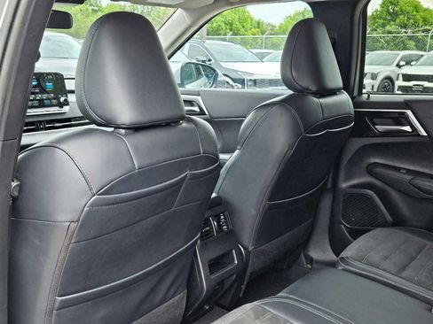 Used 2024 Mitsubishi Outlander SE FWD image 17