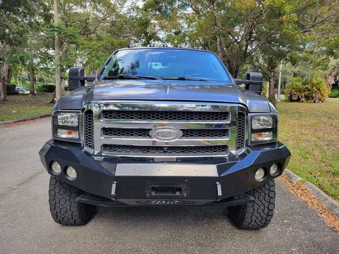 Used 2003 Ford F250 XLT image 3