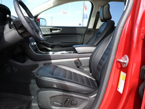 Used 2024 Ford Edge SEL w/ Convenience Package image 9