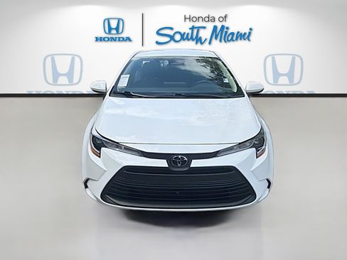 Used 2025 Toyota Corolla LE FWD image 2