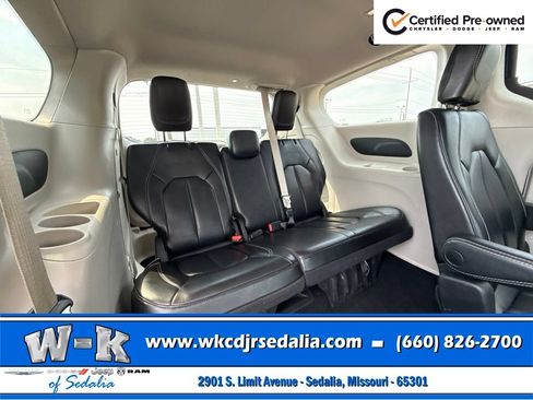 Certified 2023 Chrysler Pacifica Touring-L FWD image 30