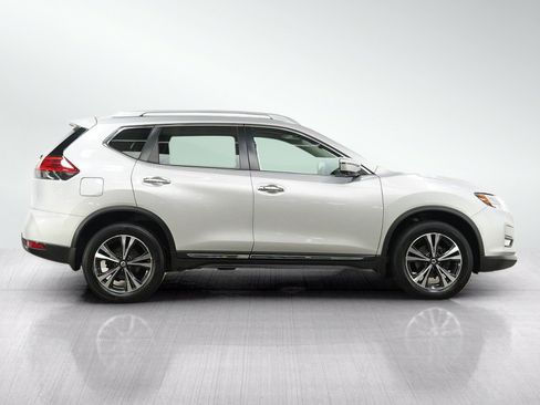 Used 2017 Nissan Rogue SL w/ SL Premium Package AWD/4WD image 6