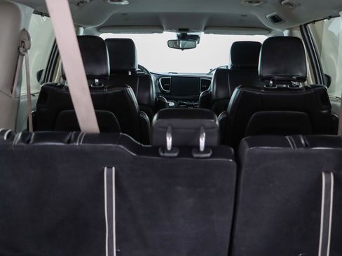 Used 2024 Chrysler Pacifica Touring-L FWD image 30