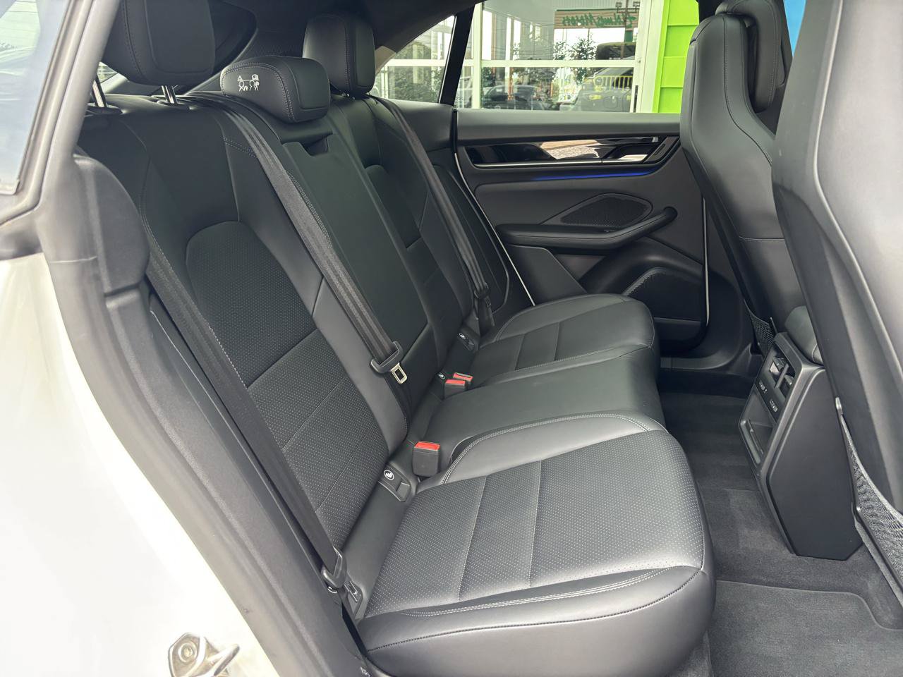 Used 2024 Porsche Macan 4 Electric AWD/4WD image 21
