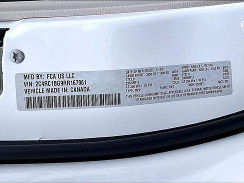 Used 2024 Chrysler Pacifica Touring-L image 21