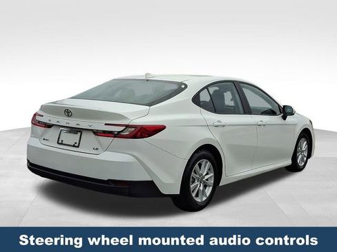 Used 2025 Toyota Camry LE image 7