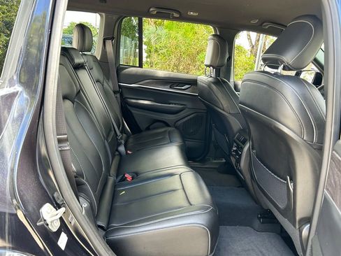 Certified 2024 Jeep Grand Cherokee Limited w/ Black Appearance Package image 38