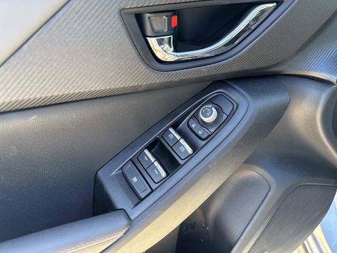 Certified 2025 Subaru Crosstrek 2.5i Limited w/ Crosstrek Mirror Package image 17