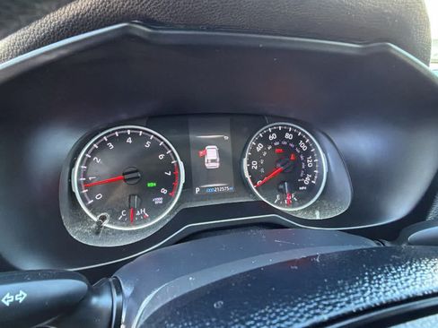Used 2020 Toyota RAV4 XLE AWD/4WD image 21