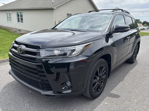 Used 2019 Toyota Highlander SE AWD/4WD image 11