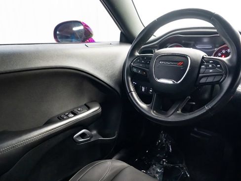 Used 2018 Dodge Challenger SXT RWD image 11