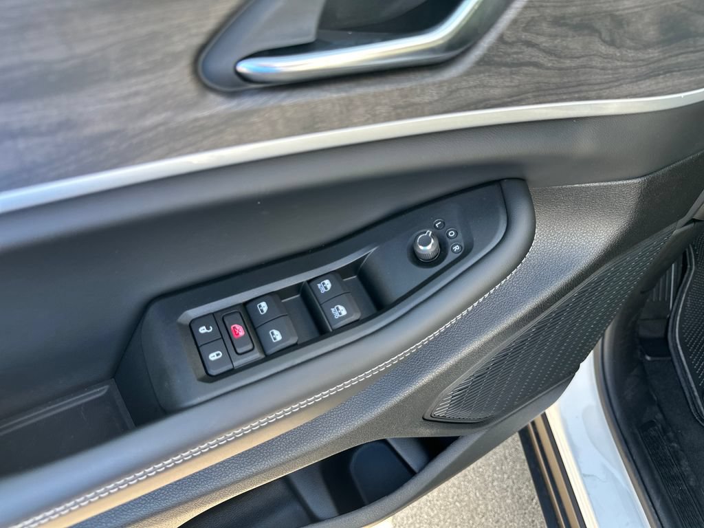 New 2026 Jeep Grand Cherokee Altitude RWD image 23