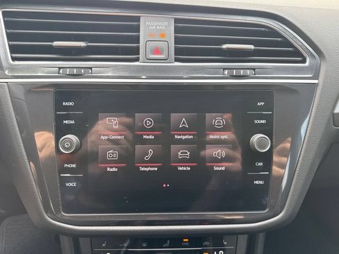 Used 2022 Volkswagen Tiguan SE R-Line FWD image 26