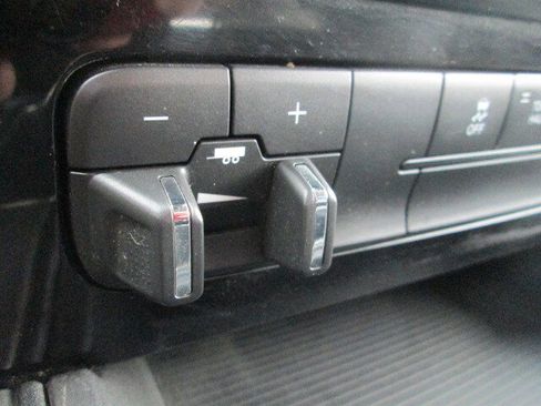 Used 2015 RAM 1500 Sport w/ Remote Start & Security Group image 20