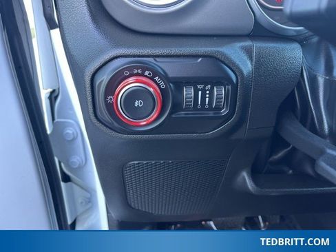 Used 2022 Jeep Wrangler Unlimited Rubicon w/ Cold Weather Group image 39