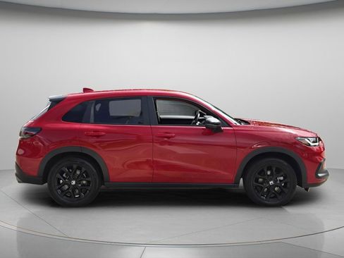 Certified 2025 Honda HR-V Sport image 3