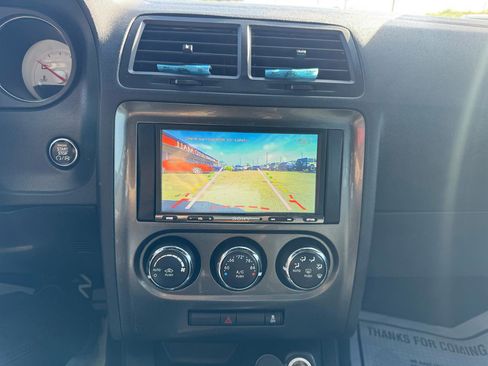 Used 2013 Dodge Challenger SXT image 14