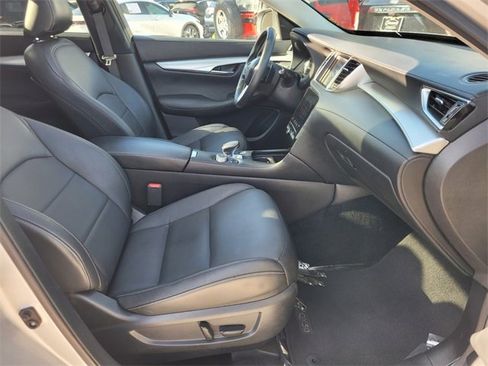 Used 2020 INFINITI QX50 Luxe image 16