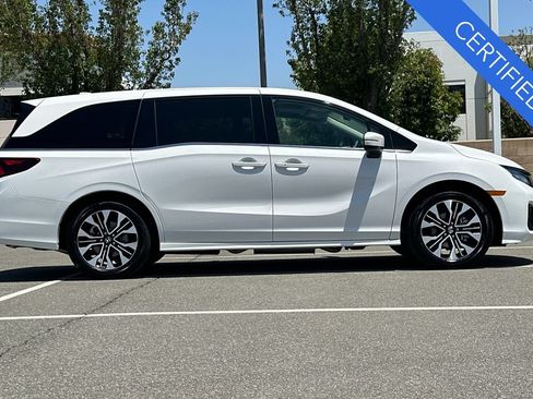 Certified 2026 Honda Odyssey Elite image 3