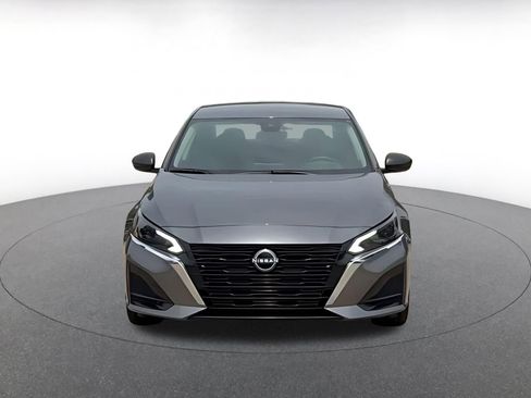 Used 2025 Nissan Altima 2.5 SV FWD image 4
