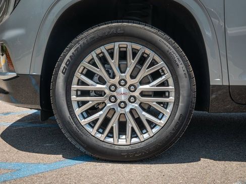 Used 2024 GMC Acadia Denali image 12