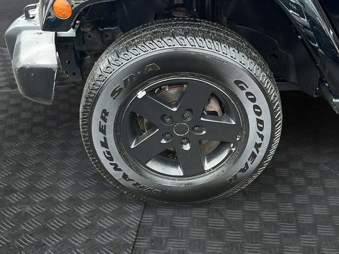 Used 2010 Jeep Wrangler Sahara w/ Dual Top Group image 8