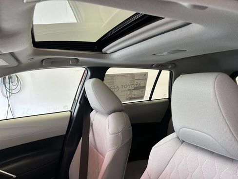 Used 2026 Toyota Corolla Cross LE w/ Moonroof Package FWD image 14