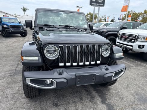 Used 2018 Jeep Wrangler Unlimited Sahara AWD/4WD image 6