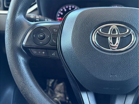Used 2021 Toyota RAV4 XLE AWD/4WD image 9