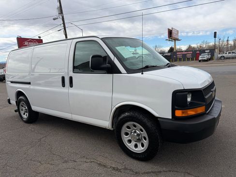 Used 2011 Chevrolet Express 1500 AWD image 2