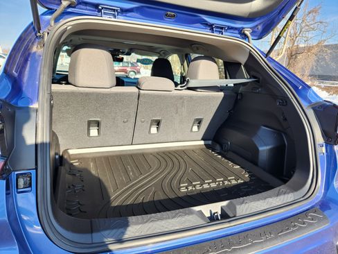 Certified 2025 Subaru Crosstrek 2.0i Premium image 8