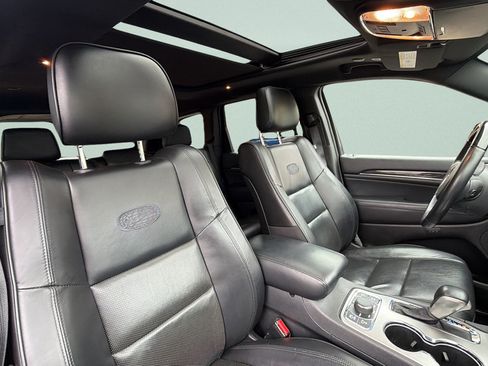 Used 2018 Jeep Grand Cherokee Overland AWD/4WD image 27