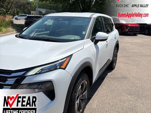 Used 2025 Nissan Rogue SV AWD/4WD image 1