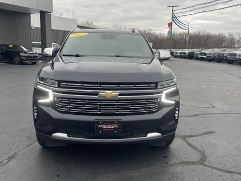 Used 2023 Chevrolet Suburban Premier image 10