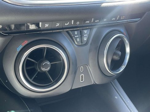 Used 2023 Chevrolet Blazer LT image 16