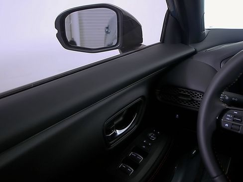 Used 2024 Honda HR-V Sport image 19