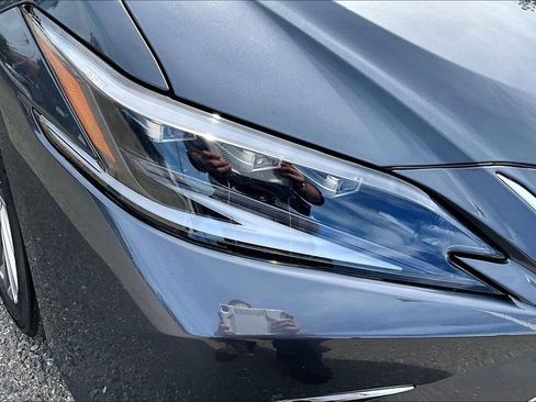 Used 2022 Lexus ES 300h w/ Accessory Package 2 image 27