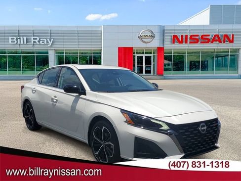 Certified 2025 Nissan Altima 2.5 SR w/ SR Premium Package FWD image 1