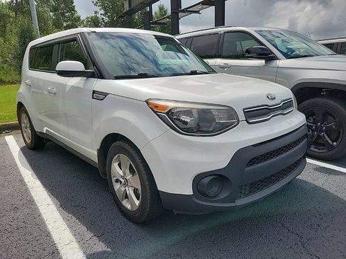 Used 2018 Kia Soul FWD image 1