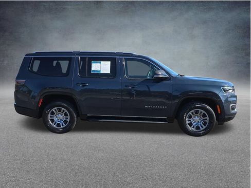 Used 2024 Jeep Wagoneer 4WD image 3