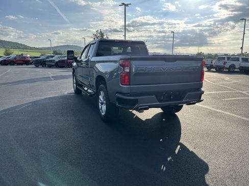 Used 2019 Chevrolet Silverado 1500 Custom w/ Custom Value Package AWD/4WD image 5