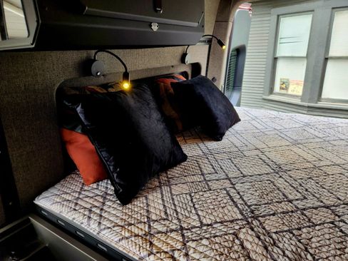 Used 2024 Mercedes-Benz Sprinter 2500 image 27