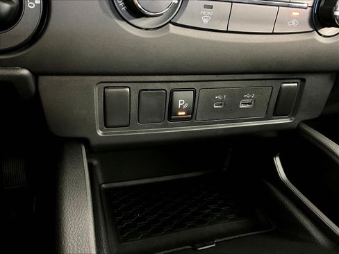 Certified 2025 Nissan Frontier S AWD/4WD image 17