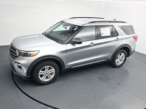 Used 2024 Ford Explorer XLT w/ Equipment Group 202A AWD/4WD image 25