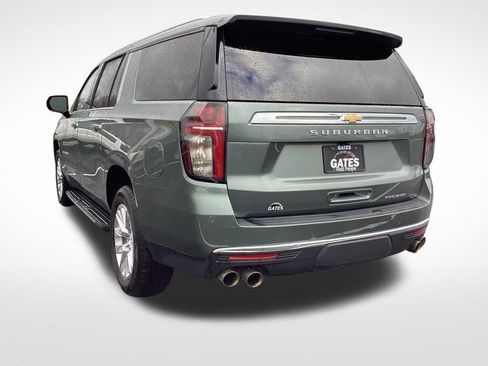 Used 2023 Chevrolet Suburban Premier image 7