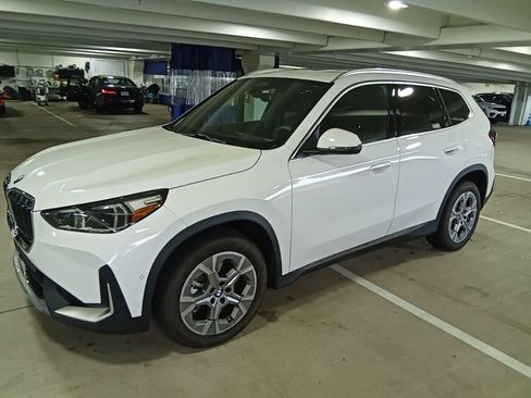 Used 2023 BMW X1 xDrive28i w/ Premium Package AWD/4WD image 1
