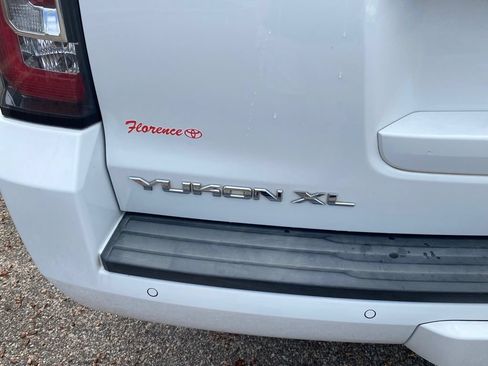Used 2017 GMC Yukon XL SLT w/ Open Road Package RWD image 15